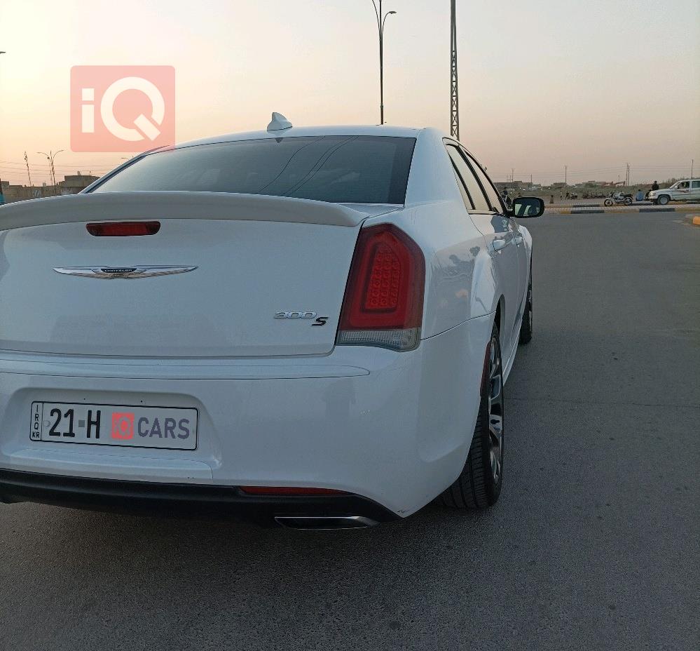 كرايسلر 300